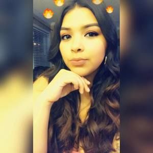 Meet your Posher, Yajaira